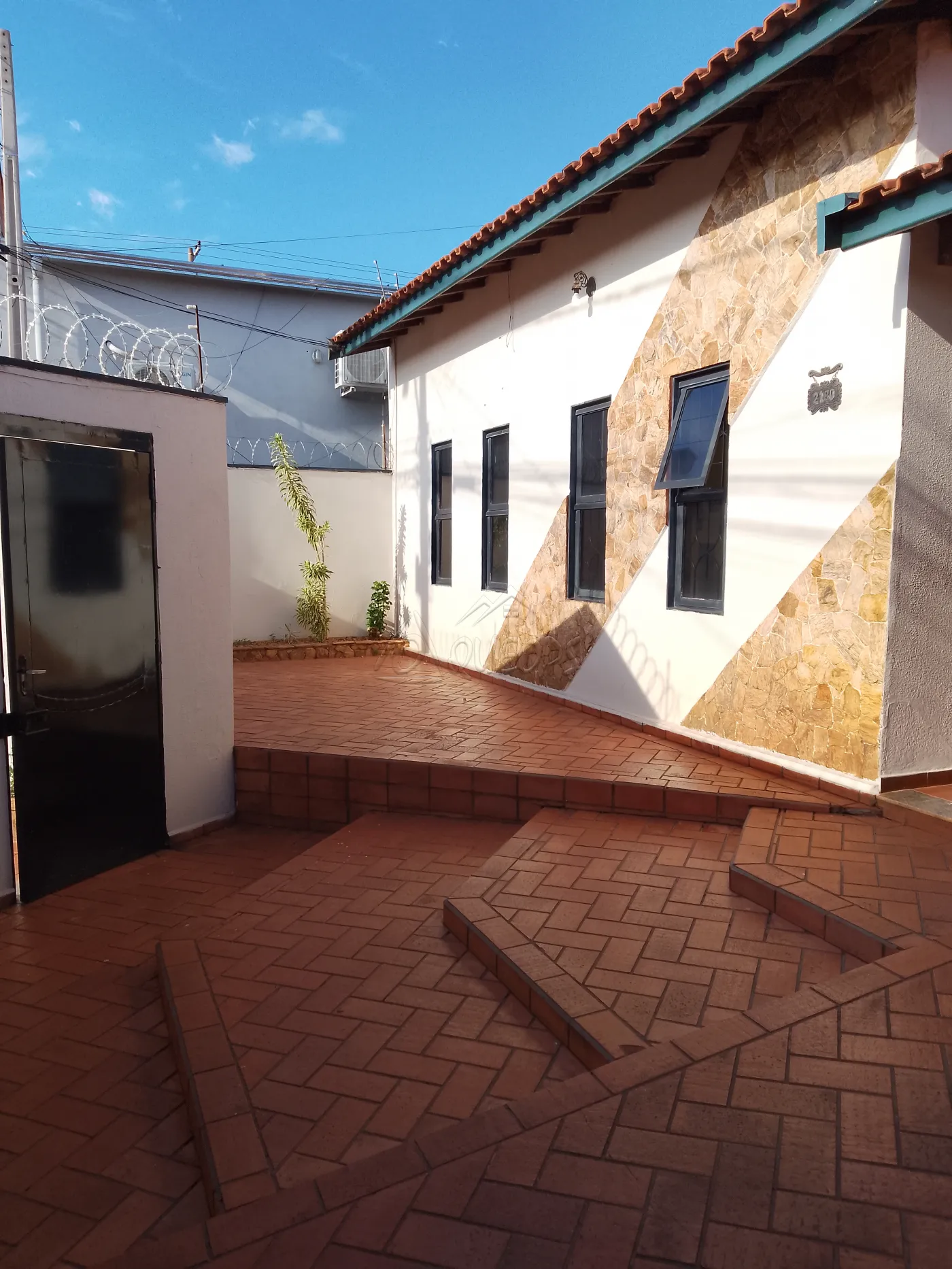 Alugar Casa / Padr&atilde;o em Barretos R$ 2.500,00 - Foto 3