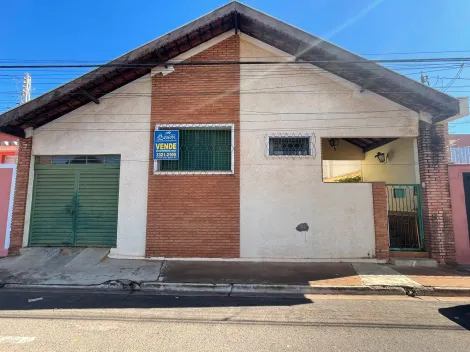 Alugar Casa / Padrão em Barretos. apenas R$ 380.000,00