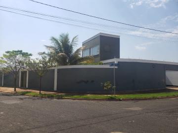Alugar Casa / Padrão em Barretos. apenas R$ 1.850.000,00