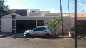 Alugar Casa / Padrão em Barretos. apenas R$ 1.650,00