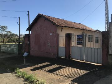 Alugar Casa / Padrão em Barretos. apenas R$ 550,00