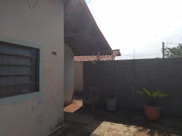 Alugar Casa / Padrão em Barretos. apenas R$ 160.000,00