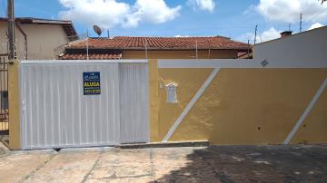 Alugar Casa / Padrão em Barretos. apenas R$ 1.300,00