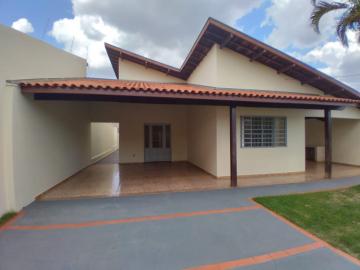 Alugar Casa / Padrão em Barretos. apenas R$ 1.650,00