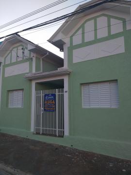 Alugar Casa / Padrão em Barretos. apenas R$ 880,00