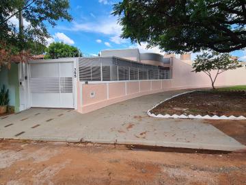 Alugar Casa / Padrão em Barretos. apenas R$ 450.000,00