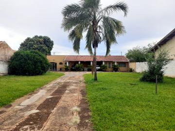 Alugar Casa / Padrão em Barretos. apenas R$ 4.500,00