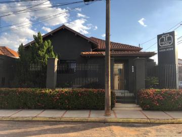 Barretos Centro Comercial Locacao R$ 3.200,00 Condominio R$700,00  Area do terreno 10.00m2 Area construida 10.00m2