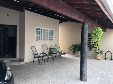 Alugar Casa / Padrão em Barretos. apenas R$ 430.000,00