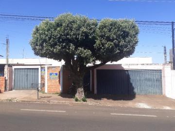 Alugar Casa / Padrão em Barretos. apenas R$ 400.000,00