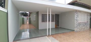 Alugar Casa / Padrão em Barretos. apenas R$ 1.400,00