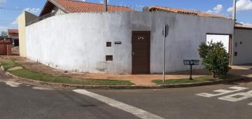 Alugar Casa / Padrão em Barretos. apenas R$ 250.000,00