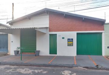 Alugar Casa / Padrão em Barretos. apenas R$ 215.000,00