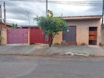 Alugar Casa / Padrão em Barretos. apenas R$ 170.000,00