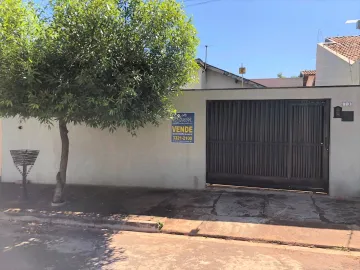 Alugar Casa / Padrão em Barretos. apenas R$ 300.000,00