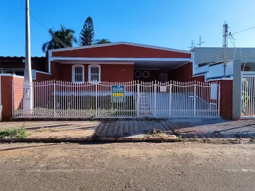 Alugar Casa / Padrão em Barretos. apenas R$ 3.200,00