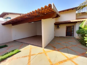 Alugar Casa / Padrão em Barretos. apenas R$ 3.000,00