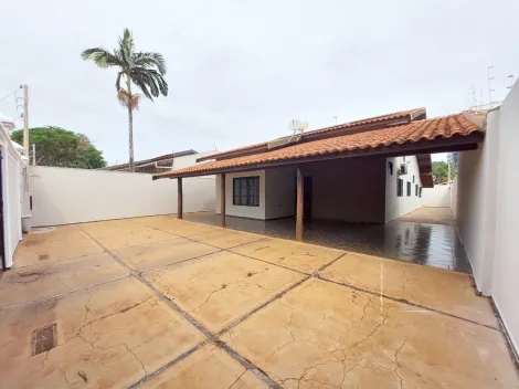 Alugar Casa / Padrão em Barretos. apenas R$ 3.300,00