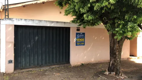 Alugar Casa / Padrão em Barretos. apenas R$ 450.000,00