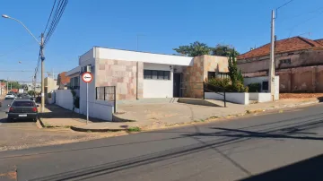 Alugar Casa / Padrão em Barretos. apenas R$ 3.500,00