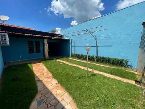 Alugar Casa / Padrão em Barretos. apenas R$ 570.000,00