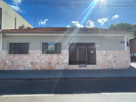 Alugar Casa / Padrão em Barretos. apenas R$ 1.800,00