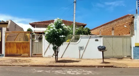 Alugar Casa / Padrão em Barretos. apenas R$ 400.000,00