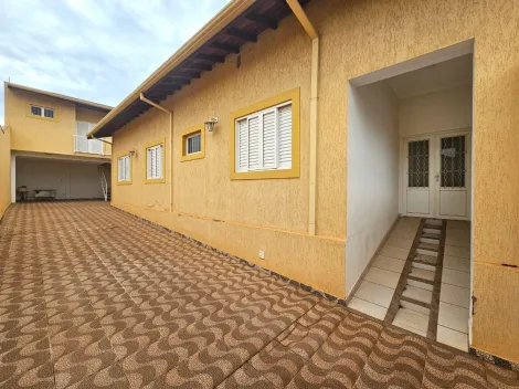 Alugar Casa / Padrão em Barretos. apenas R$ 790.000,00